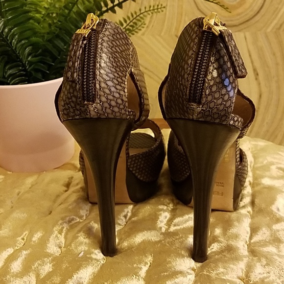 Fendi leather snake skin pattern brown heels - Picture 3 of 5